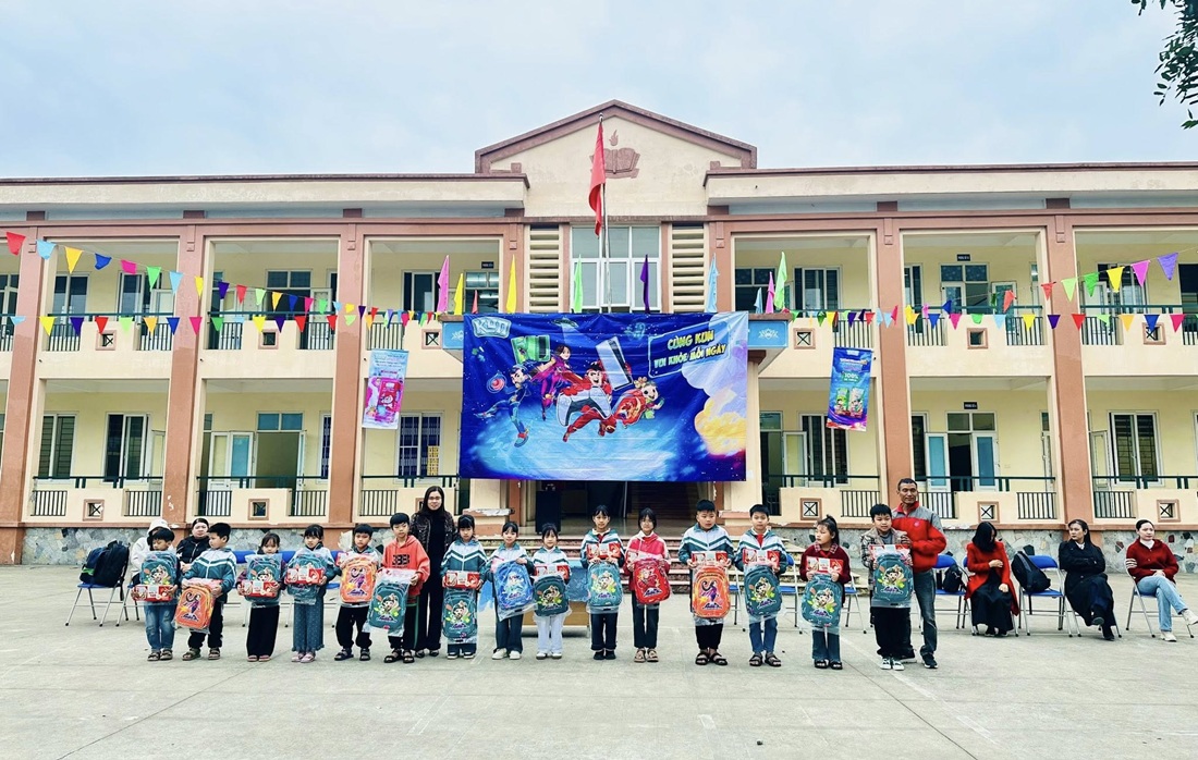 <a href='https://tieuhocminhhai.hungyen.edu.vn/tin-tuc/lan-toa-yeu-thuong-tiep-suc-nu-cuoi-hoc-tro.html'>LAN TOẢ YÊU THƯƠNG – TIẾP SỨC NỤ CƯỜI HỌC TRÒ</a>